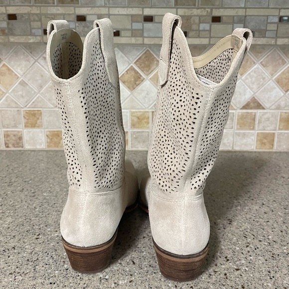 BCBGeneration Women’s Western Bastille Suede Leather Boot Sz 8 - Picture 4 of 7